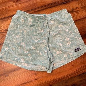 Patagonia Baggies Size M